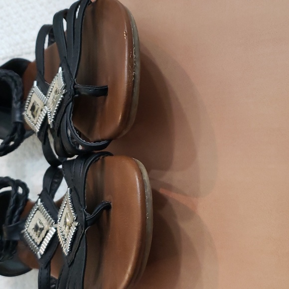 SO THONG SEQUINED GLADIATOR SANDAL - Picture 9 of 14